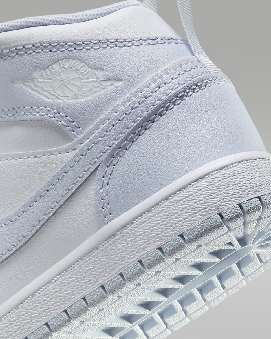 Jordan retro 1 mid grey hot sale